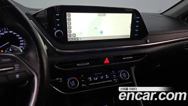 Hyundai Sonata Hybrid 2021 — ფოტო 18/20