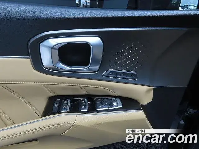 Kia Sorento 2021 — ფოტო 16/20