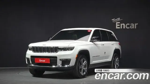 Jeep Grand Cherokee 2023 — ფოტო 8/20