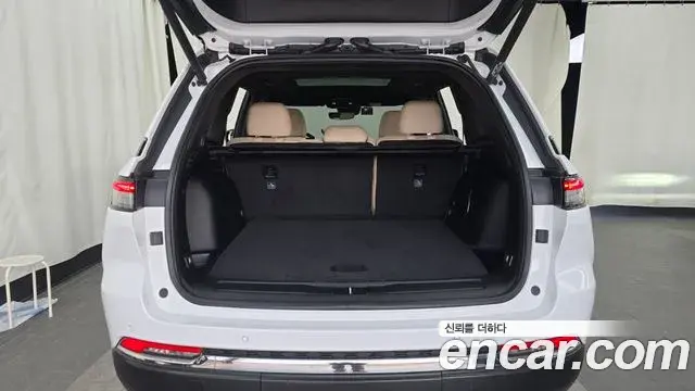Jeep Grand Cherokee 2023 — ფოტო 20/20