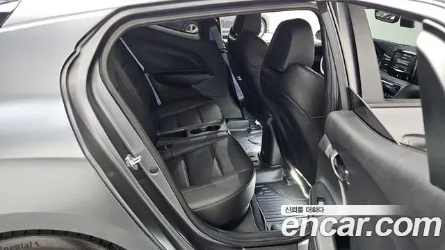 Hyundai Veloster 2018 — Фото 12/20