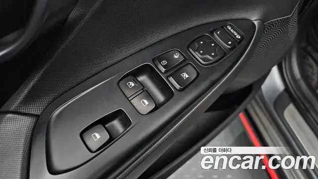 Hyundai Veloster 2018 — Фото 16/20