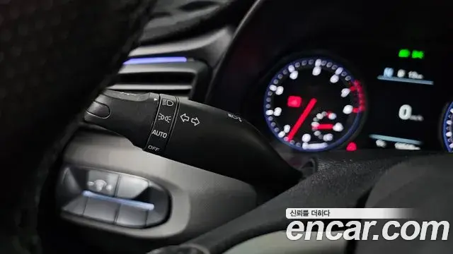 Hyundai Veloster 2018 — Фото 17/20