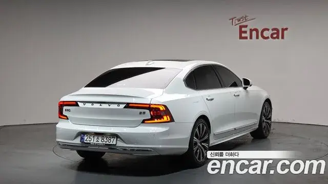 Volvo S90 2021 — ფოტო 1/20