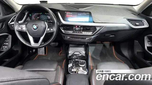 BMW 1 Series 2021 — Photo 14/20