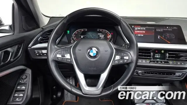 BMW 1 Series 2021 — Photo 11/20