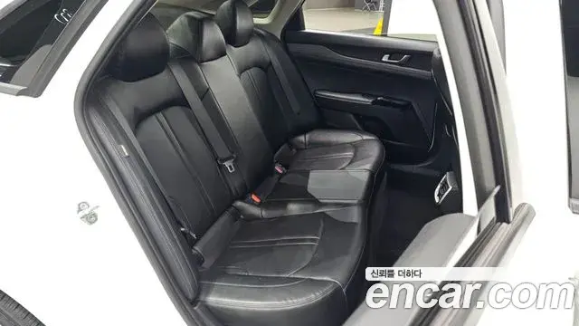 Kia K5 2022 — Photo 12/20