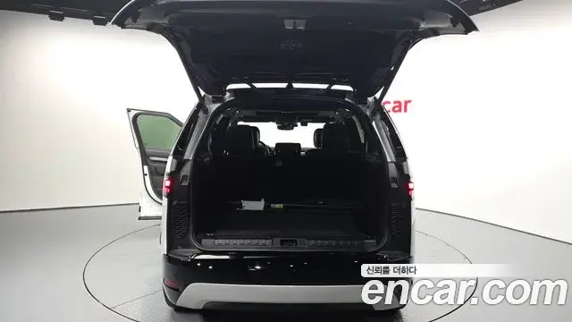 Land Rover Discovery 5 2023 — Photo 14/20
