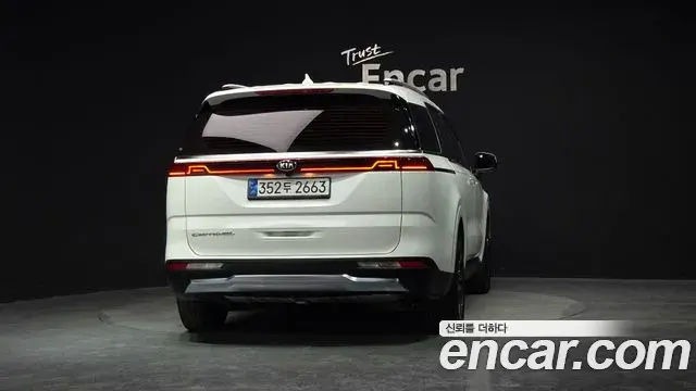 Kia Carnival 2021 — Фото 4/20
