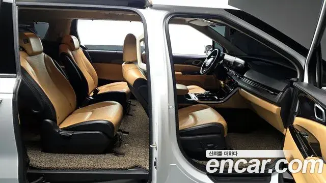Kia Carnival 2021 — Фото 11/20