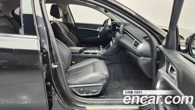 Genesis G70 2019 — ფოტო 6/20