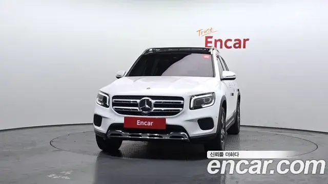 Mercedes-Benz GLB-Class 2021 — Photo 12/20