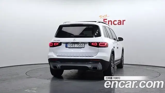 Mercedes-Benz GLB-Class 2021 — Photo 16/20