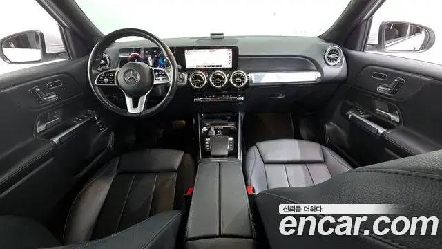 Mercedes-Benz GLB-Class 2021 — Photo 13/20