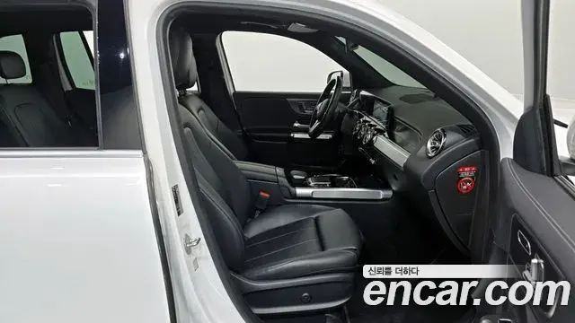 Mercedes-Benz GLB-Class 2021 — Photo 1/20