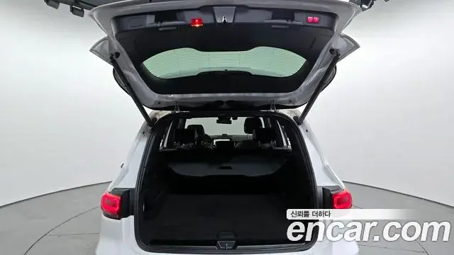 Mercedes-Benz GLB-Class 2021 — Photo 10/20