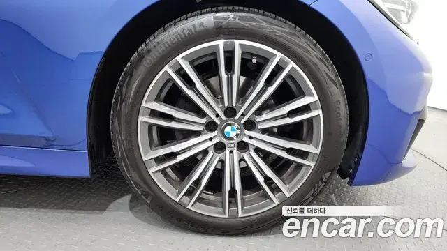 BMW 3 Series 2021 — Photo 16/20