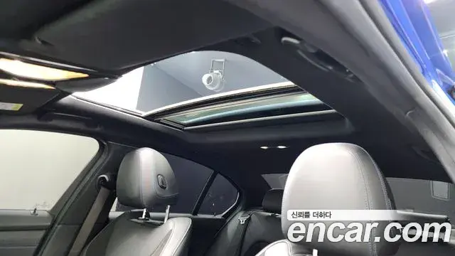 BMW 3 Series 2021 — Photo 2/20