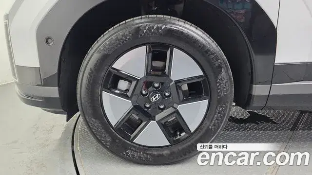 Hyundai Santa Fe 2024 — ფოტო 17/20