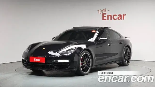 Porsche Panamera 2020 — ფოტო 13/20