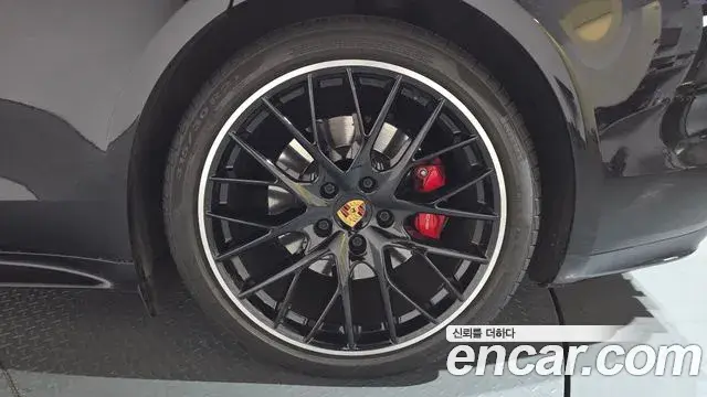 Porsche Panamera 2020 — ფოტო 19/20