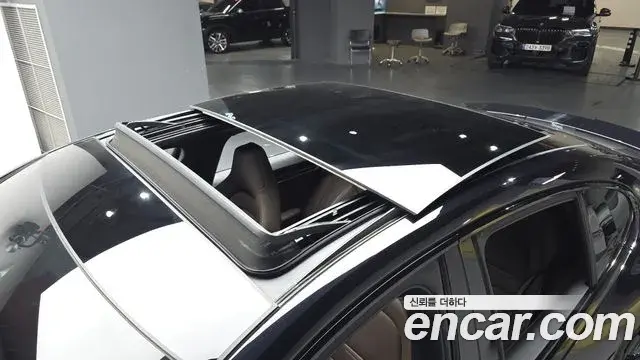 Porsche Panamera 2020 — ფოტო 14/20