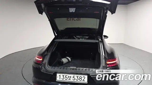 Porsche Panamera 2020 — ფოტო 3/20
