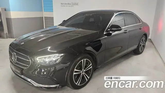 Mercedes-Benz E-Class 2020 — Photo 1/20