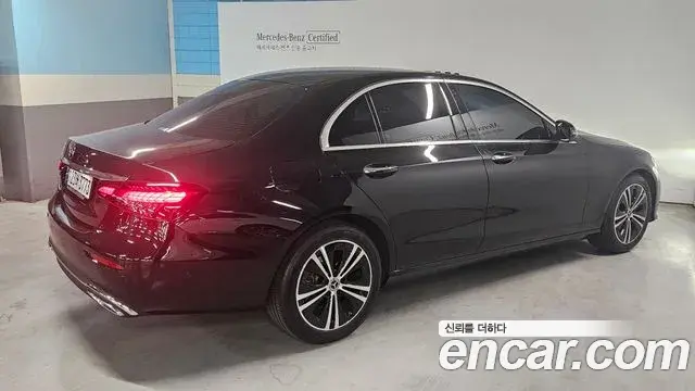 Mercedes-Benz E-Class 2020 — Photo 5/20