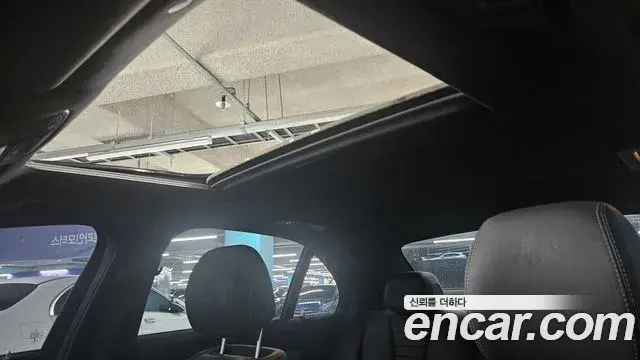 Mercedes-Benz E-Class 2020 — Photo 9/20