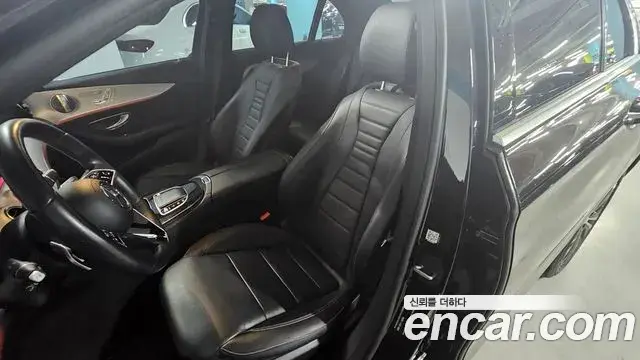 Mercedes-Benz E-Class 2020 — Photo 13/20