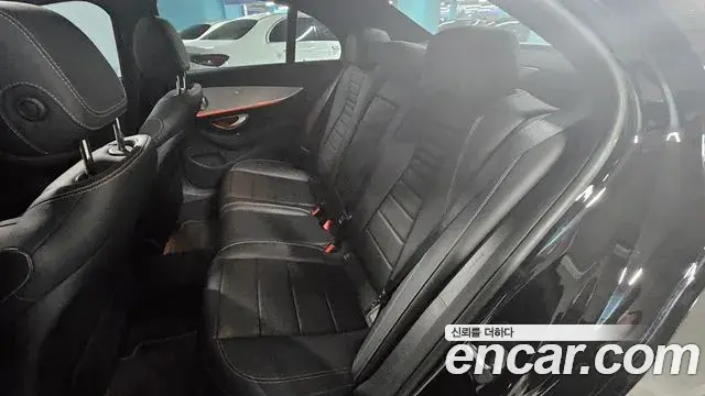 Mercedes-Benz E-Class 2020 — Photo 2/20