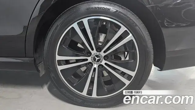 Mercedes-Benz E-Class 2020 — Photo 4/20