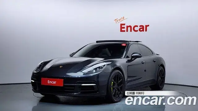 Porsche Panamera 2018 — Photo 9/20