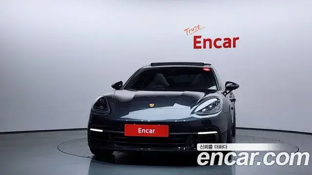 Porsche Panamera 2018 — Photo 11/20