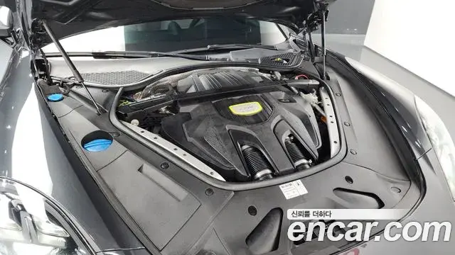 Porsche Panamera 2018 — Photo 2/20