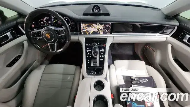 Porsche Panamera 2018 — Photo 17/20