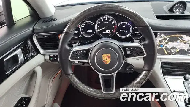 Porsche Panamera 2018 — Photo 13/20
