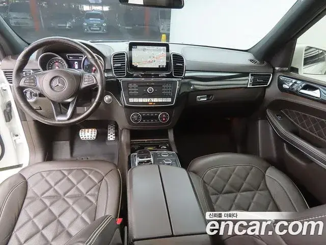 Mercedes-Benz GLS-Class 2019 — ფოტო 13/20