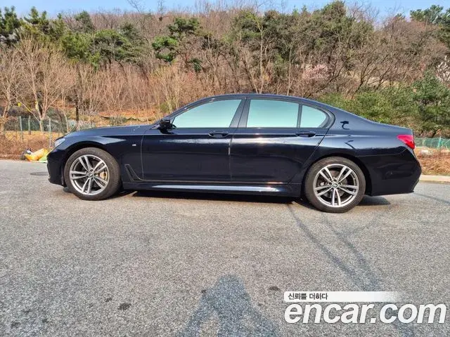 BMW 7 Series 2018 — ფოტო 10/20
