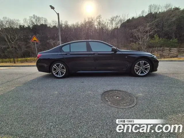 BMW 7 Series 2018 — ფოტო 1/20