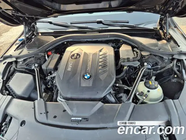 BMW 7 Series 2018 — ფოტო 20/20