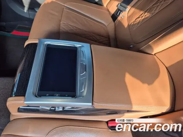 BMW 7 Series 2018 — ფოტო 11/20