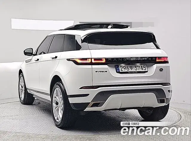 Land Rover Range Rover Evoque 2022 — ფოტო 7/20