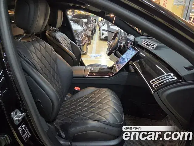 Mercedes-Benz S-Class 2022 — Photo 19/20