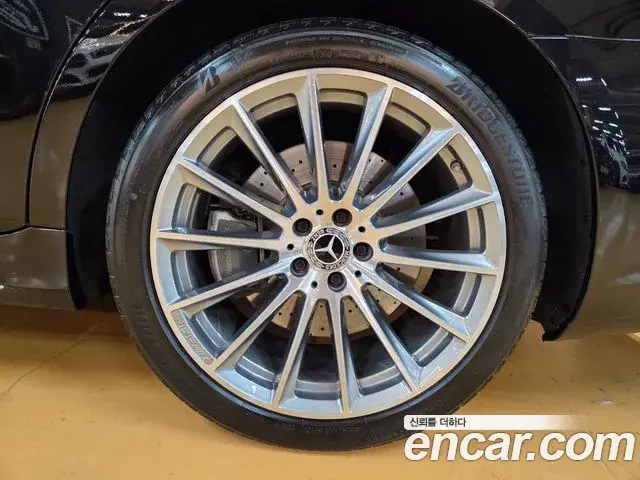 Mercedes-Benz S-Class 2022 — Photo 16/20
