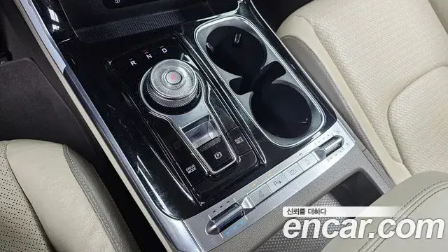 Kia Carnival 2020 — Photo 9/20