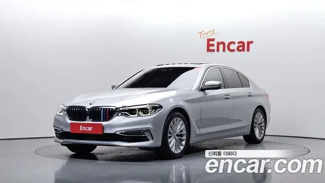BMW 5 Series 2020 — ფოტო 18/20