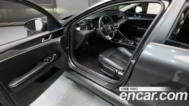 Kia K5 2020 — ფოტო 13/20