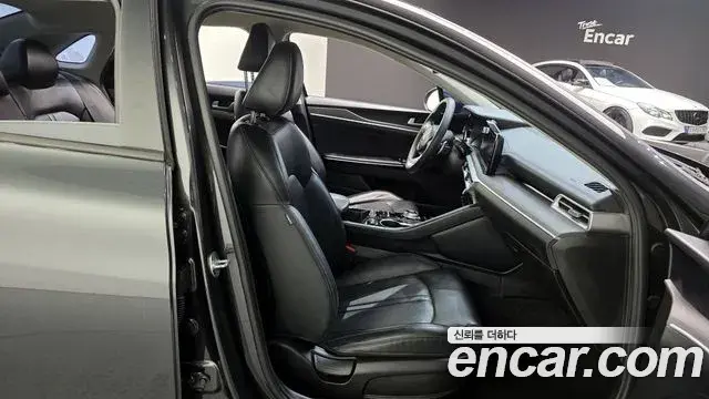 Kia K5 2020 — ფოტო 18/20